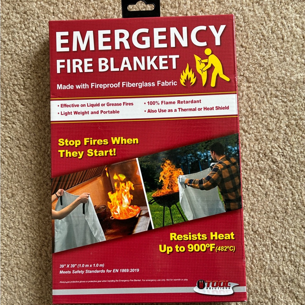 Emergency Fire Blanket with Fiberglass Fabric
